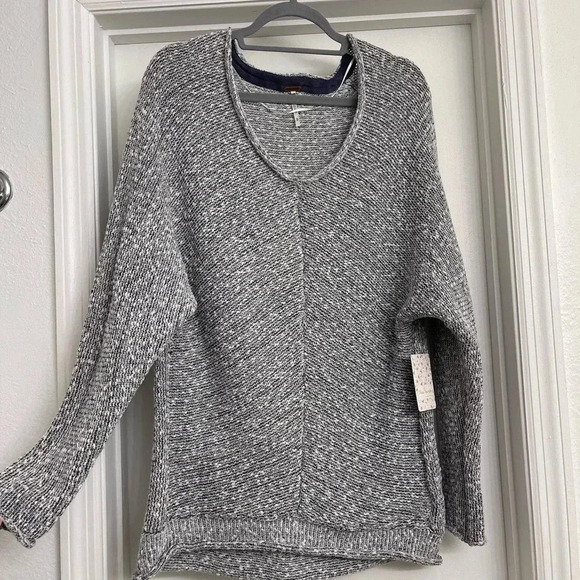 NEW Free People Bright Lights Oversized V-Neck Sweater in Obsidian Glass Sz M - Picture 3 of 7